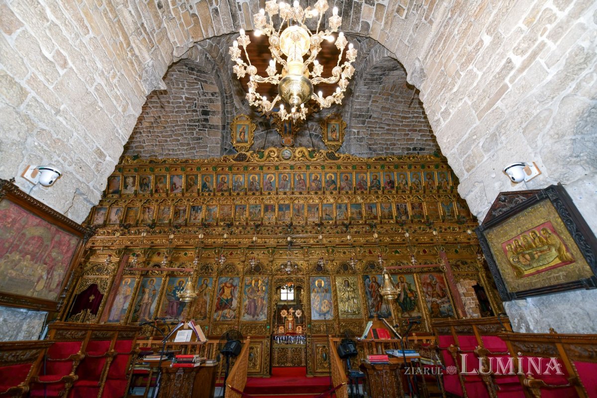 Delegaţia Patriarhiei Române cu moaştele Sfântului Ciprian a ajuns în Cipru 307216