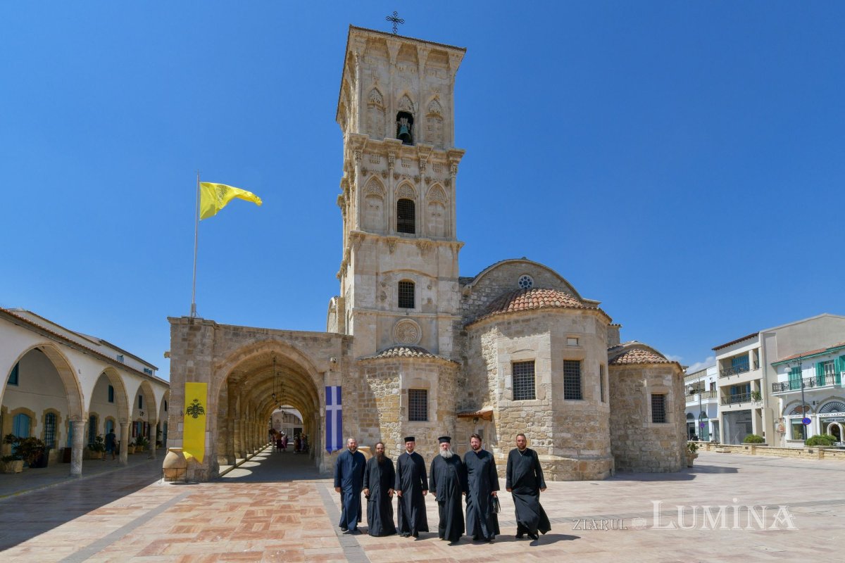 Delegaţia Patriarhiei Române cu moaştele Sfântului Ciprian a ajuns în Cipru 307221
