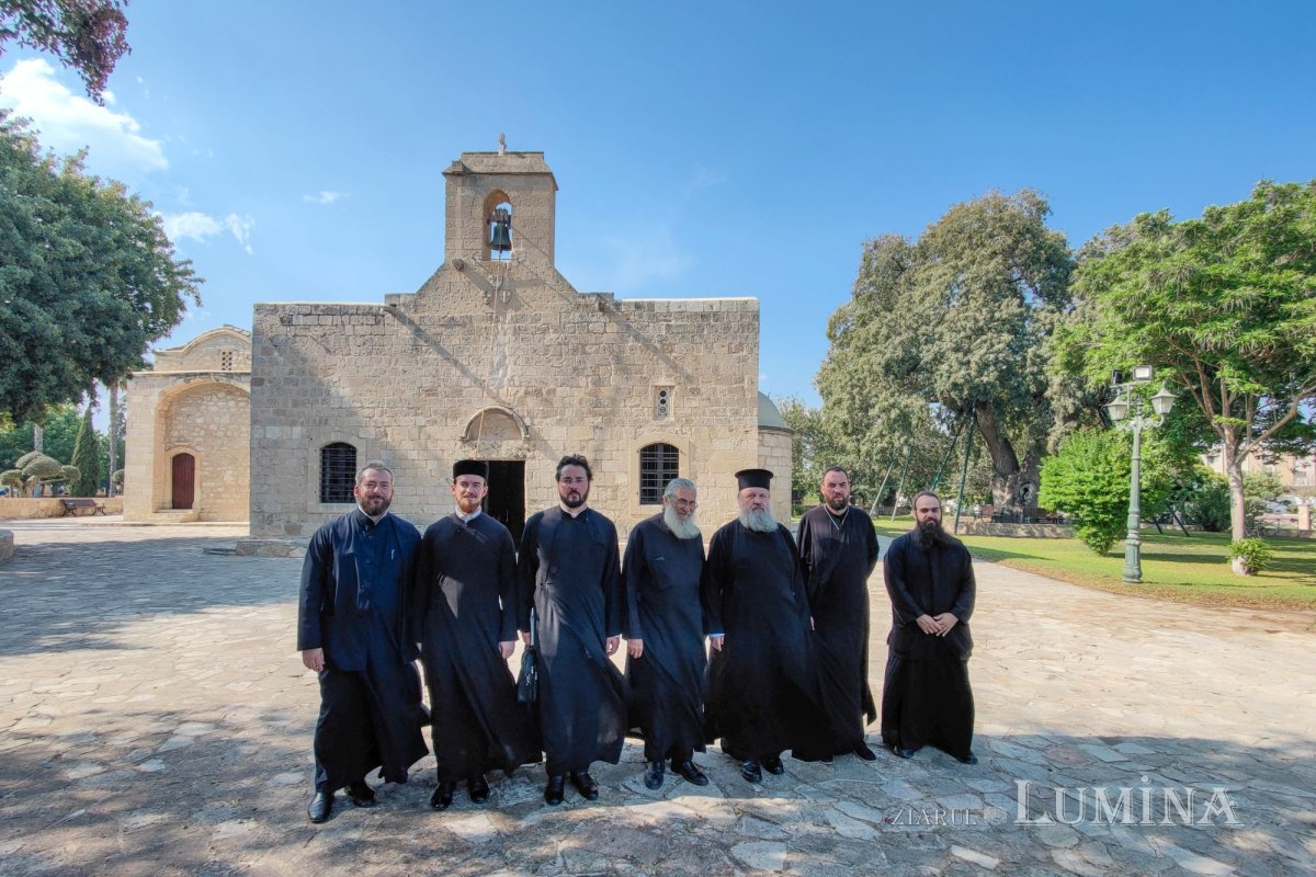 Delegaţia Patriarhiei Române cu moaştele Sfântului Ciprian a ajuns în Cipru 307222