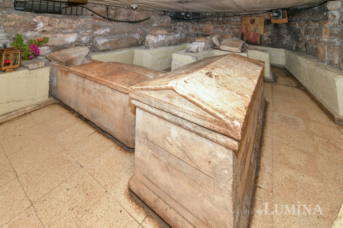 Delegaţia Patriarhiei Române cu moaştele Sfântului Ciprian a ajuns în Cipru 307223