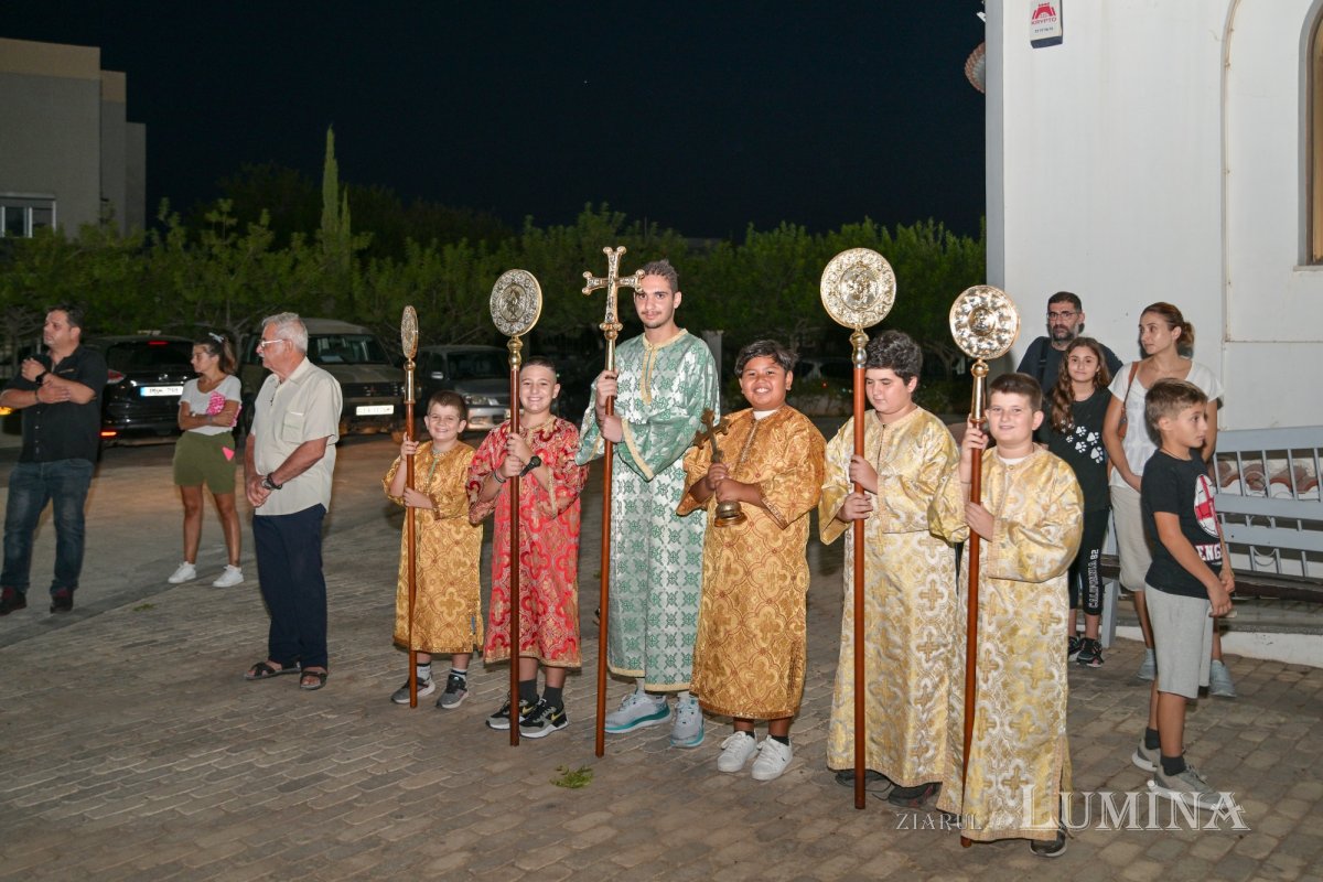 Moaştele Sfântului Ciprian de la Biserica Zlătari din Bucureşti, întâmpinate în Cipru de Mitropolitul Athanasios de Limassol 307273