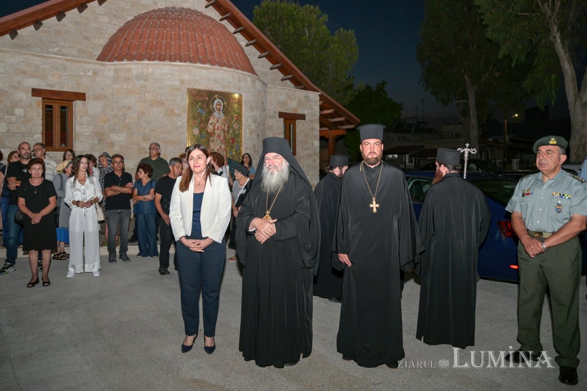 Moaştele Sfântului Ciprian de la Biserica Zlătari din Bucureşti, întâmpinate în Cipru de Mitropolitul Athanasios de Limassol 307274