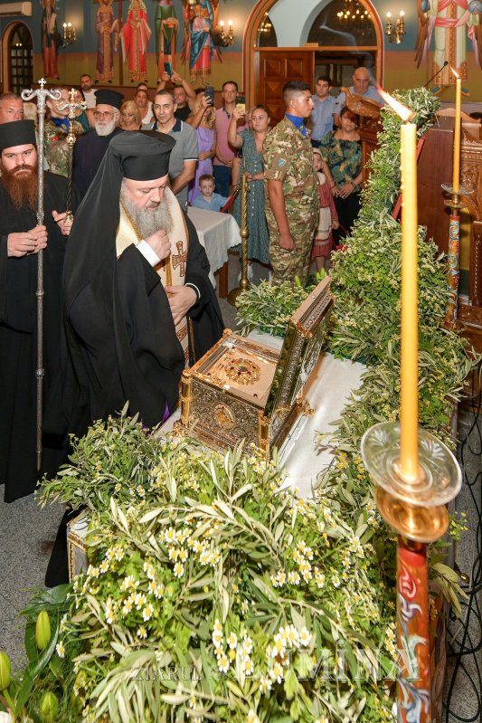 Moaştele Sfântului Ciprian de la Biserica Zlătari din Bucureşti, întâmpinate în Cipru de Mitropolitul Athanasios de Limassol 307287