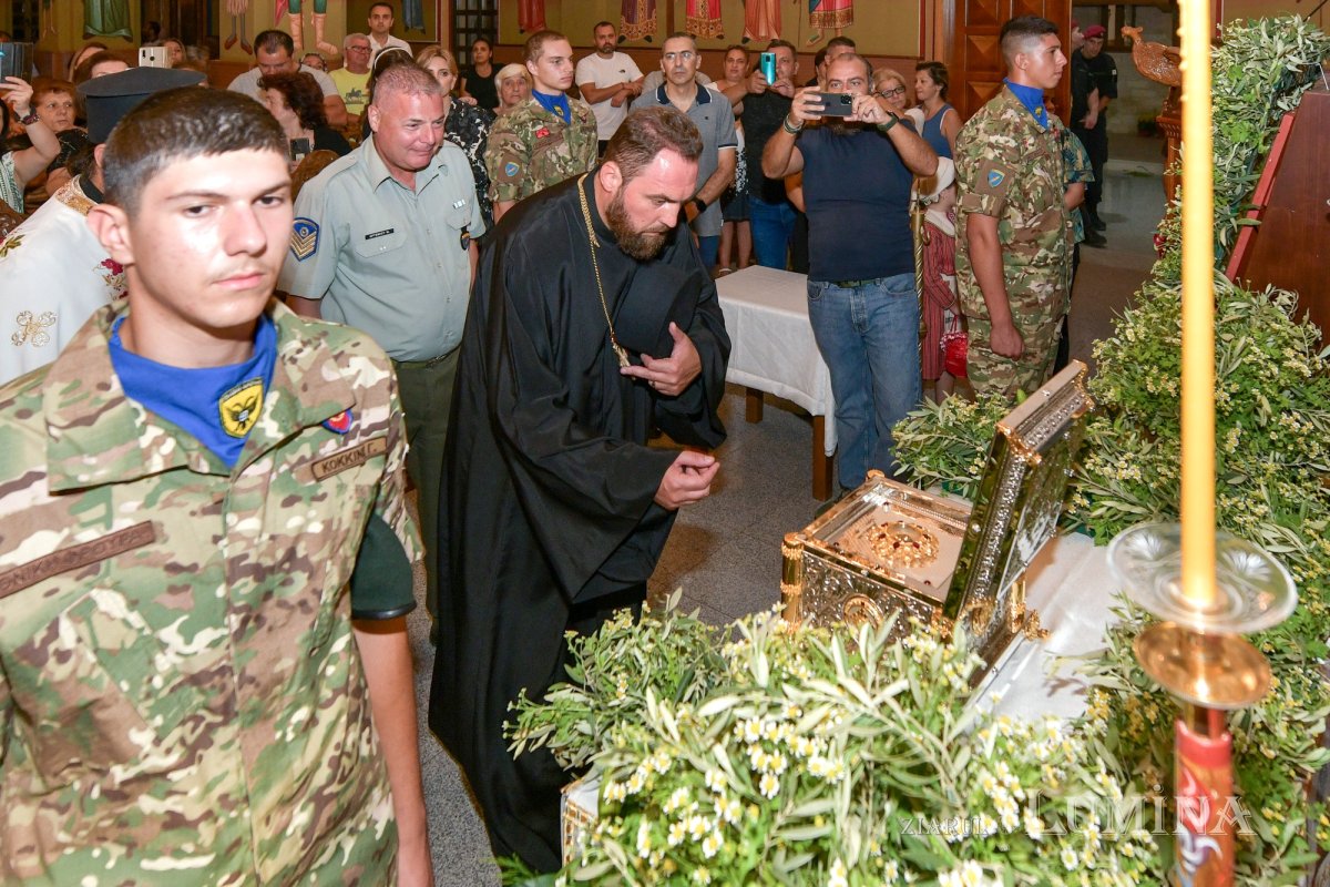 Moaştele Sfântului Ciprian de la Biserica Zlătari din Bucureşti, întâmpinate în Cipru de Mitropolitul Athanasios de Limassol 307288