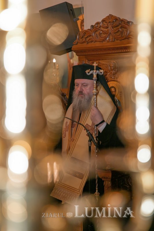 Moaştele Sfântului Ciprian de la Biserica Zlătari din Bucureşti, întâmpinate în Cipru de Mitropolitul Athanasios de Limassol 307290