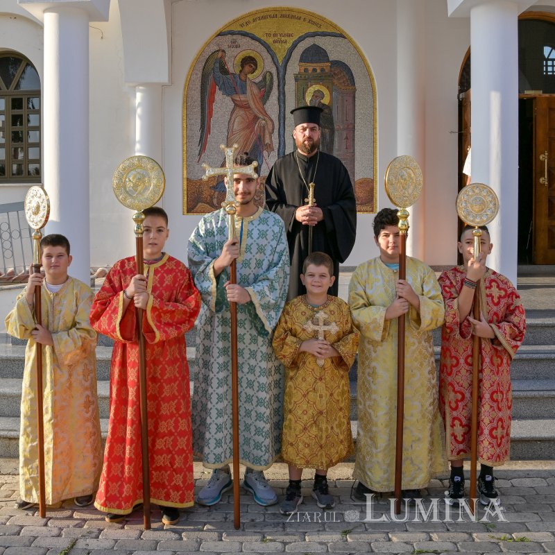 Moaştele Sfântului Ciprian de la Biserica Zlătari din Bucureşti, întâmpinate în Cipru de Mitropolitul Athanasios de Limassol 307299