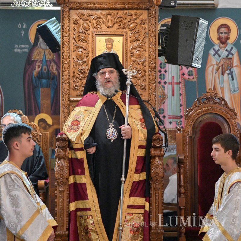 Moaştele Sfântului Ciprian de la Biserica Zlătari din Bucureşti, întâmpinate în Cipru de Mitropolitul Athanasios de Limassol 307306