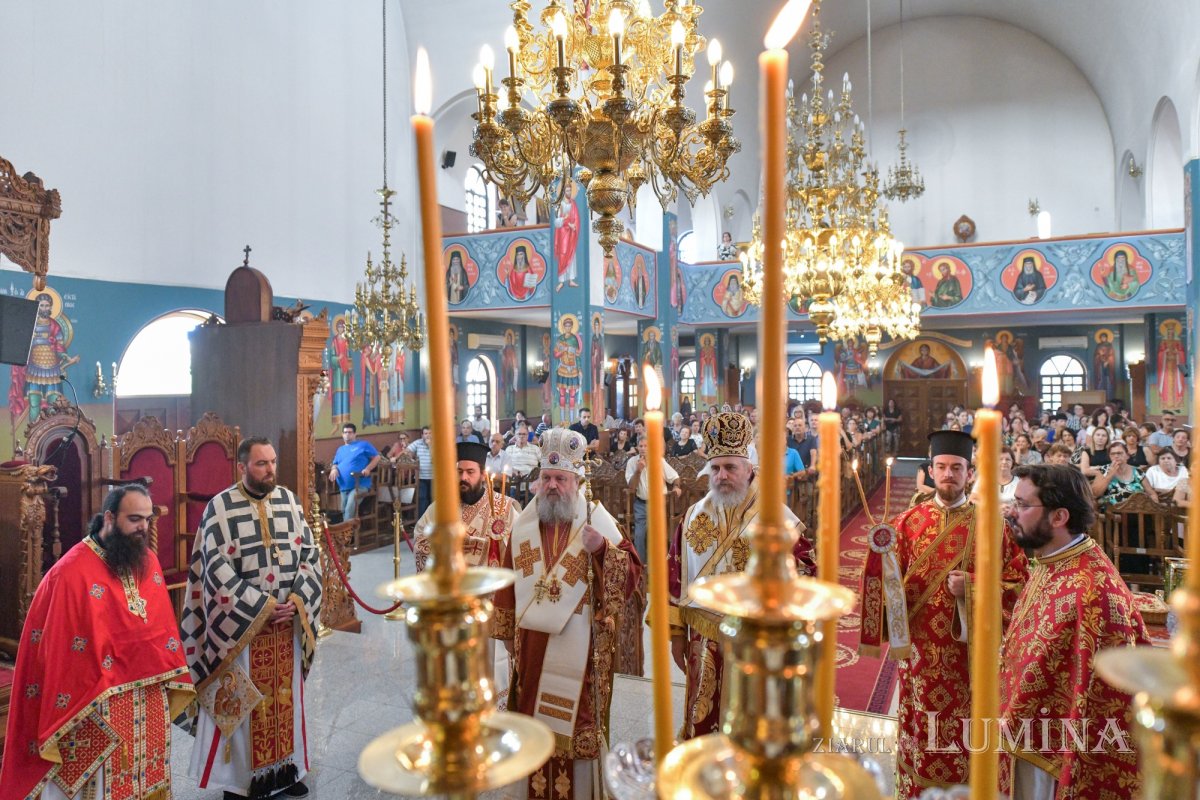 Moaştele Sfântului Ciprian de la Biserica Zlătari din Bucureşti, întâmpinate în Cipru de Mitropolitul Athanasios de Limassol 307312
