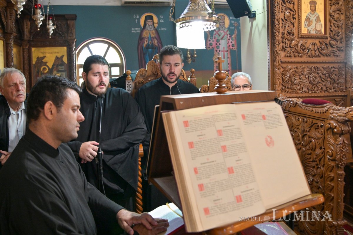 Moaştele Sfântului Ciprian de la Biserica Zlătari din Bucureşti, întâmpinate în Cipru de Mitropolitul Athanasios de Limassol 307322