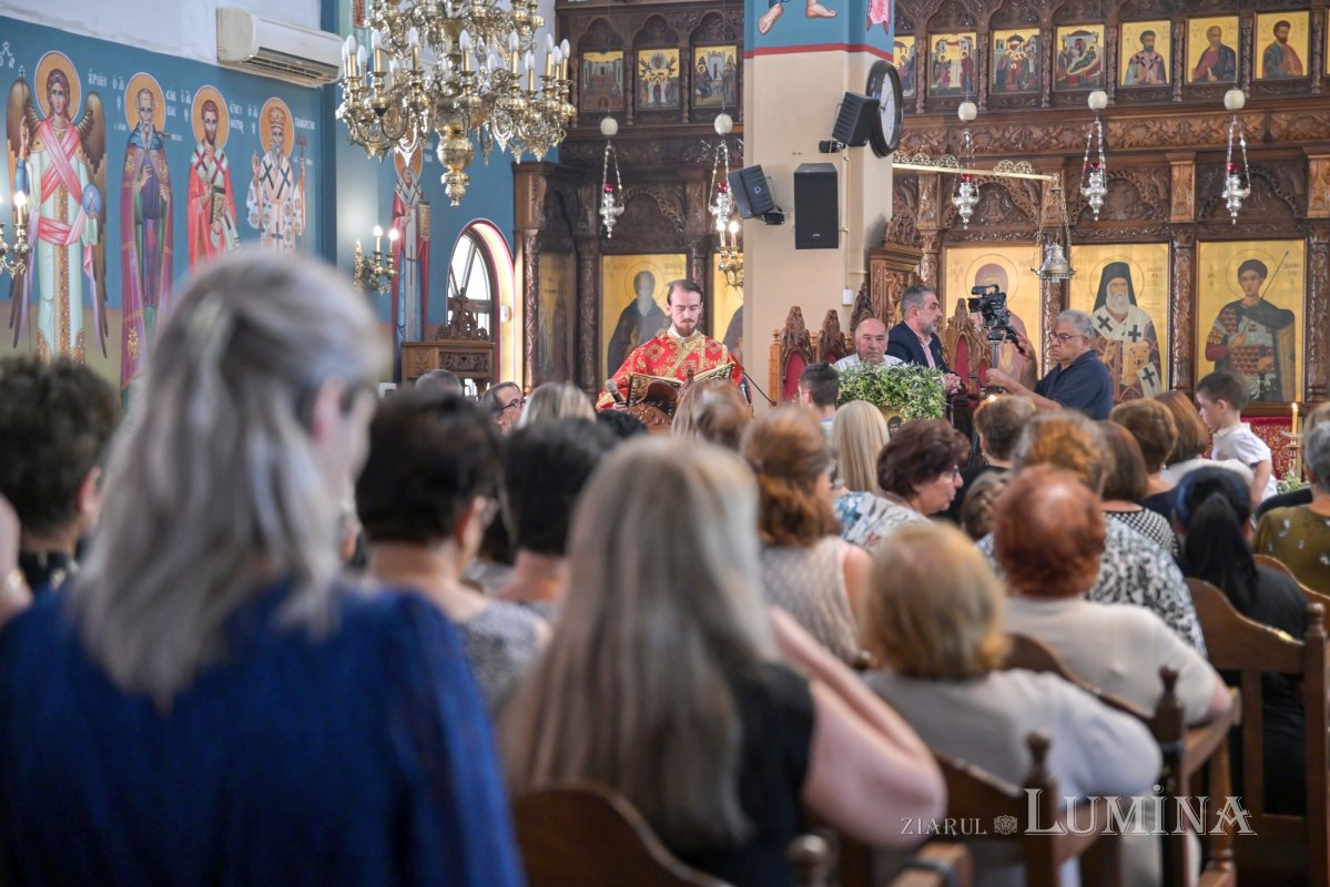 Moaştele Sfântului Ciprian de la Biserica Zlătari din Bucureşti, întâmpinate în Cipru de Mitropolitul Athanasios de Limassol 307330