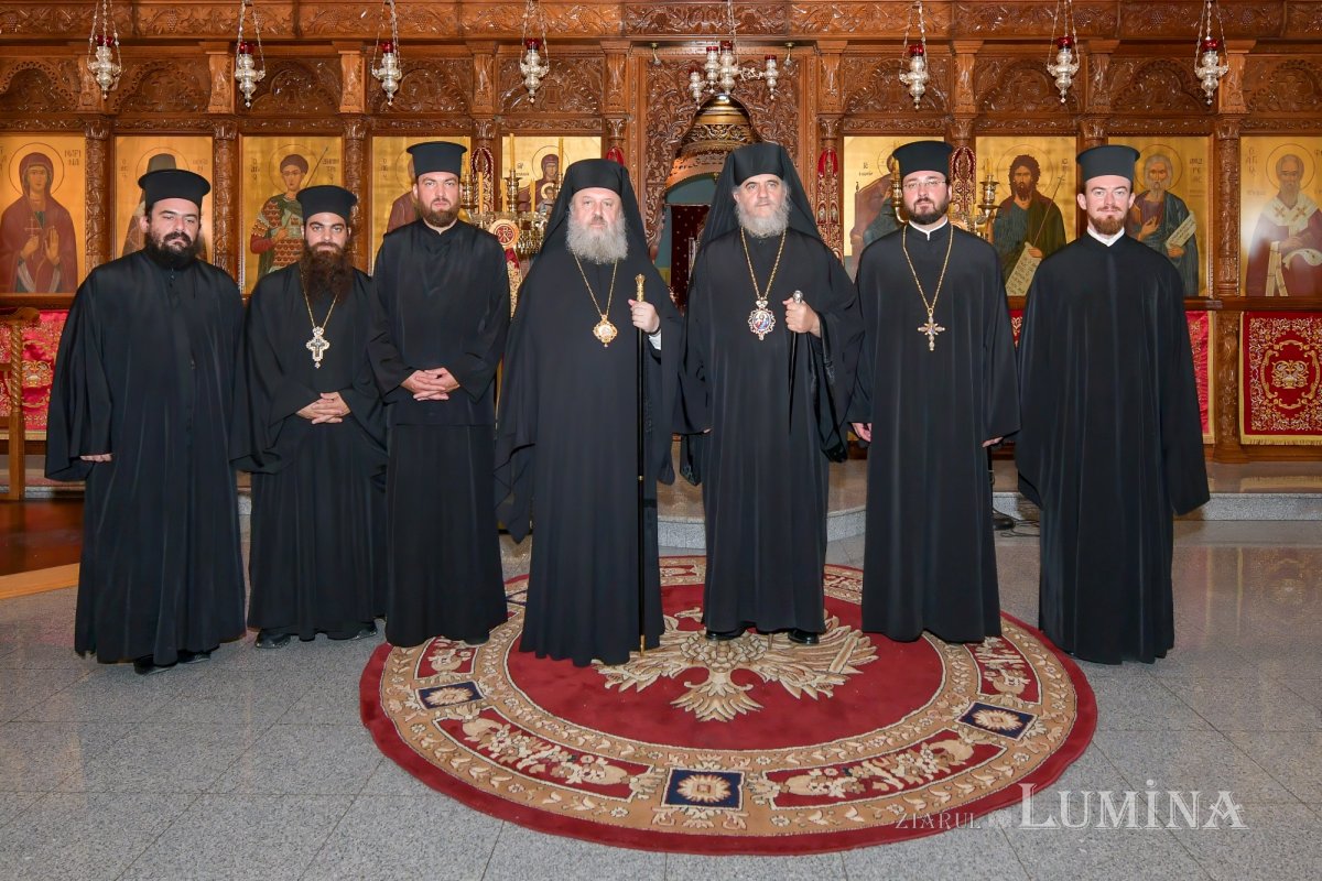 Moaştele Sfântului Ciprian de la Biserica Zlătari din Bucureşti, întâmpinate în Cipru de Mitropolitul Athanasios de Limassol 307350