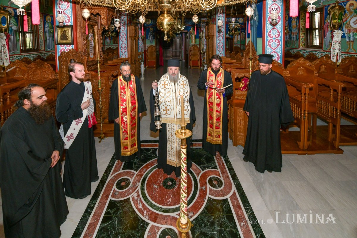 Slujbă de pomenire a părintelui profesor Constantin Corniţescu oficiată la o mănăstire din insula Cipru 307640