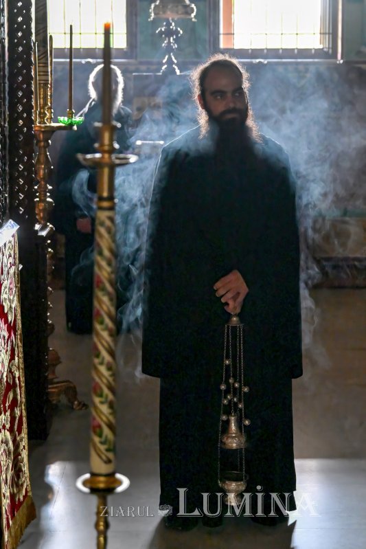 Slujbă de pomenire a părintelui profesor Constantin Corniţescu oficiată la o mănăstire din insula Cipru 307643