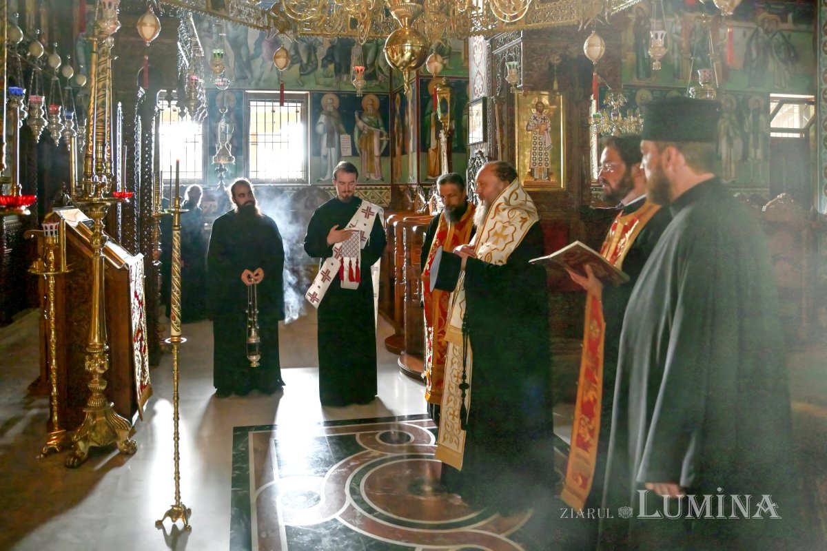 Slujbă de pomenire a părintelui profesor Constantin Corniţescu oficiată la o mănăstire din insula Cipru 307644