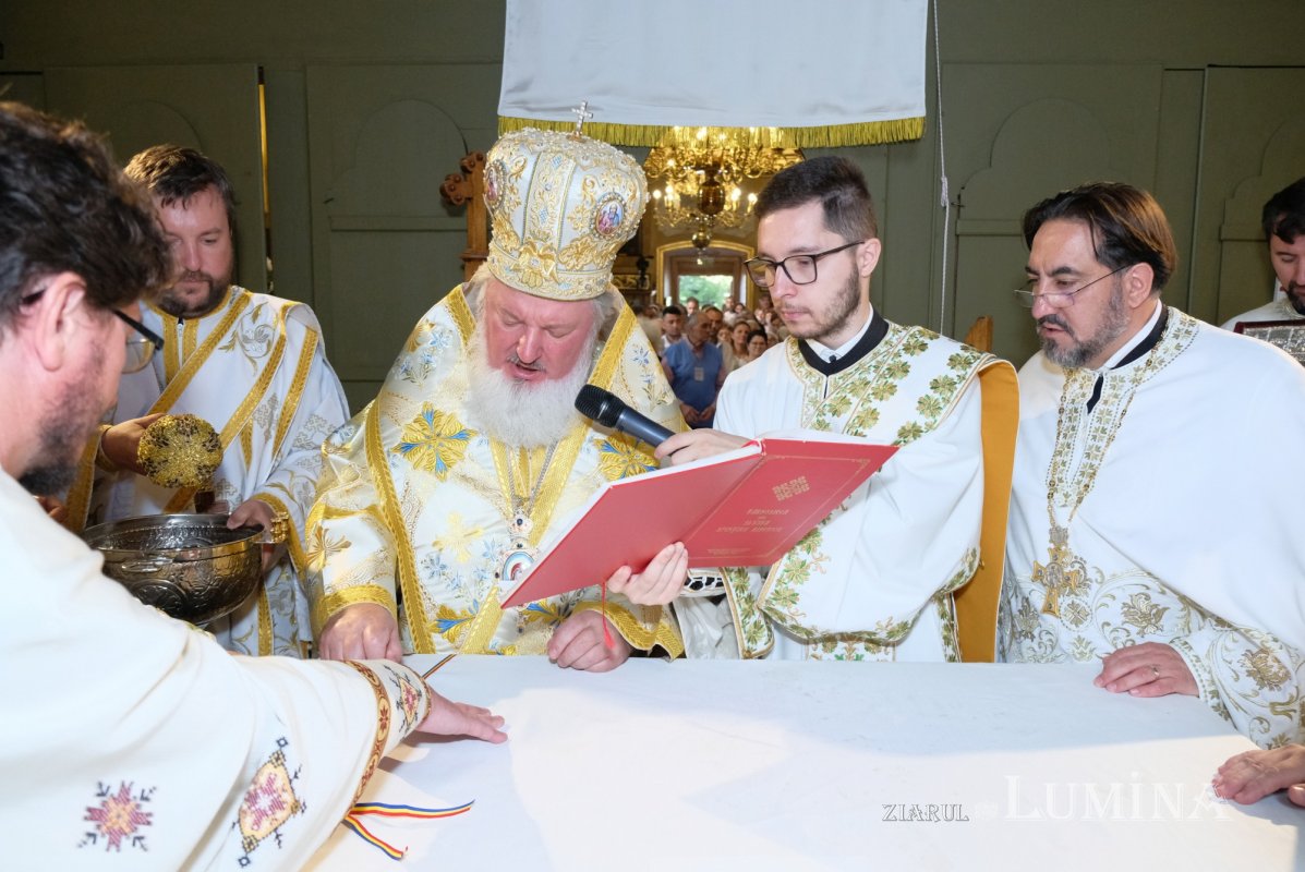 Veșmânt de har pentru biserica Sfântului Gheorghe din cartierul bucureștean Andronache 307997