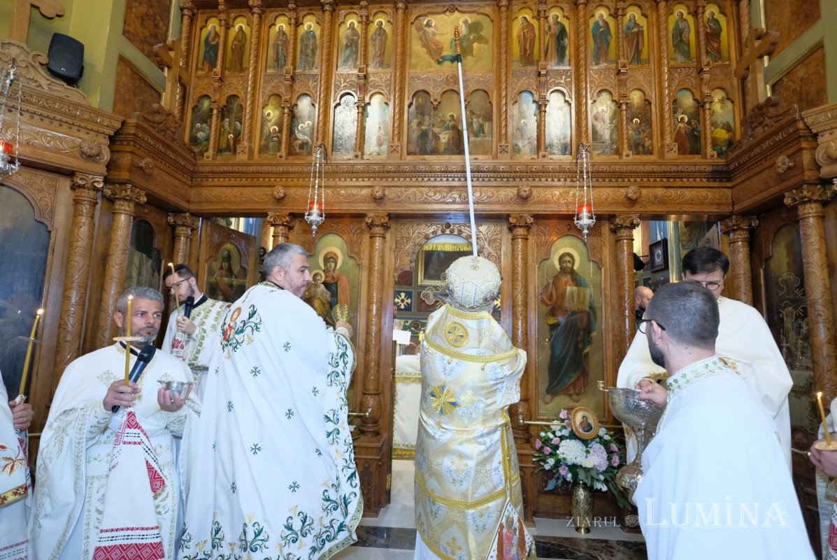 Veșmânt de har pentru biserica Sfântului Gheorghe din cartierul bucureștean Andronache 308001