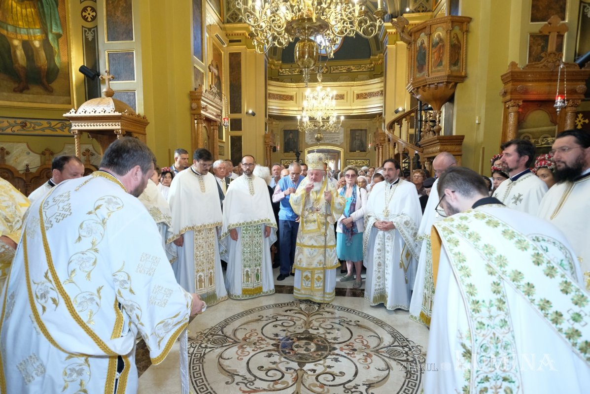 Veșmânt de har pentru biserica Sfântului Gheorghe din cartierul bucureștean Andronache 308002