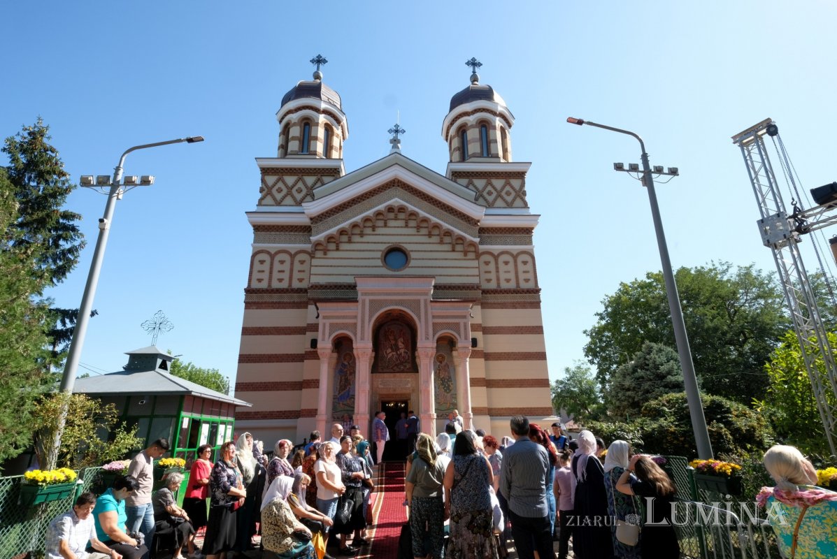 Veșmânt de har pentru biserica Sfântului Gheorghe din cartierul bucureștean Andronache 308008