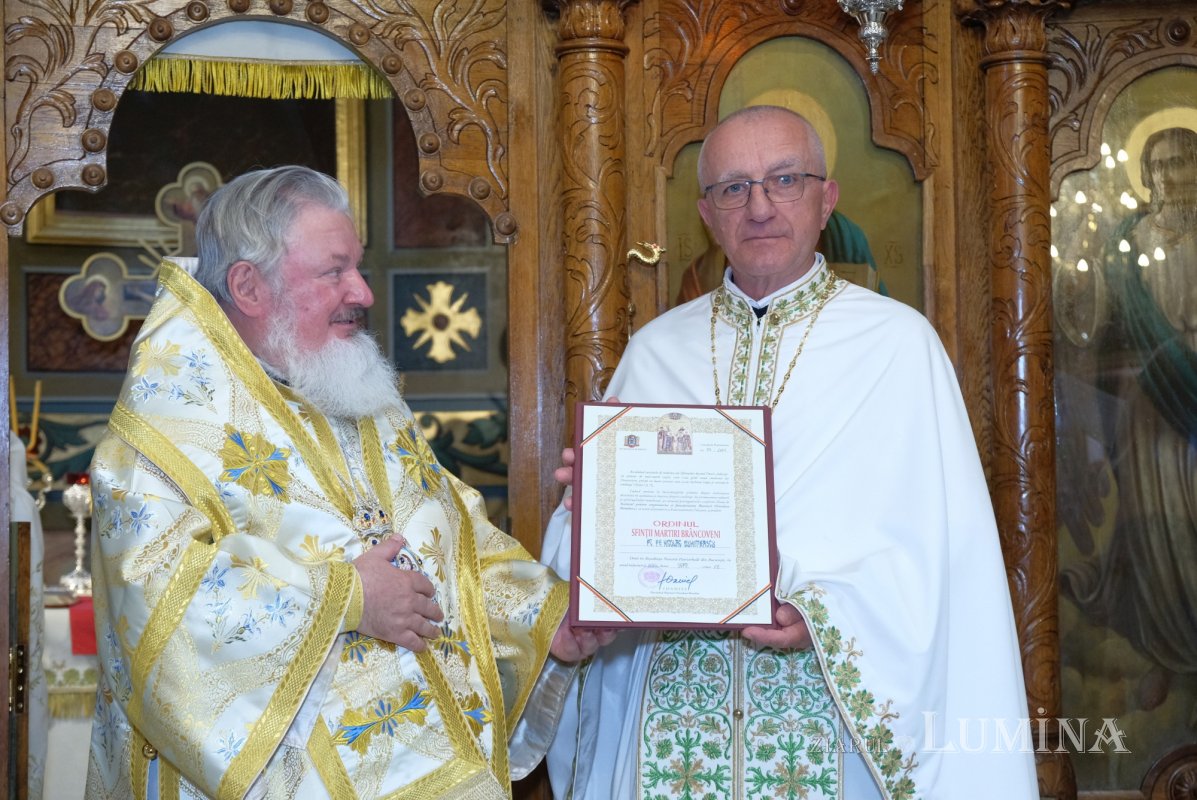 Veșmânt de har pentru biserica Sfântului Gheorghe din cartierul bucureștean Andronache 308012