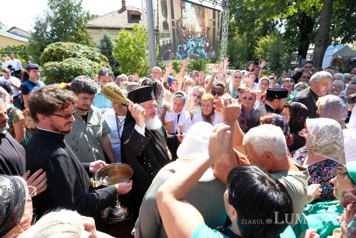 Veșmânt de har pentru biserica Sfântului Gheorghe din cartierul bucureștean Andronache 308015