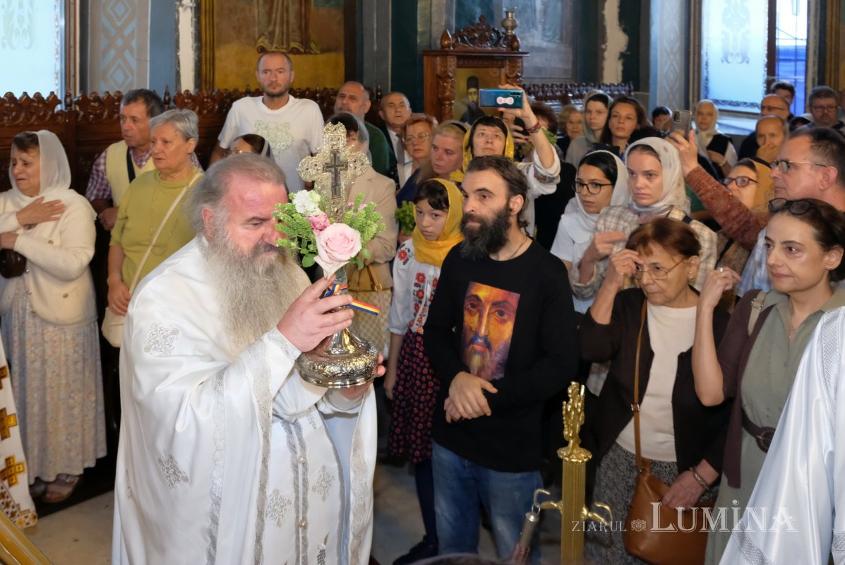 Zile de sărbătoare la Parohia „Sfântul Vasile cel Mare”-Victoria din București 308504