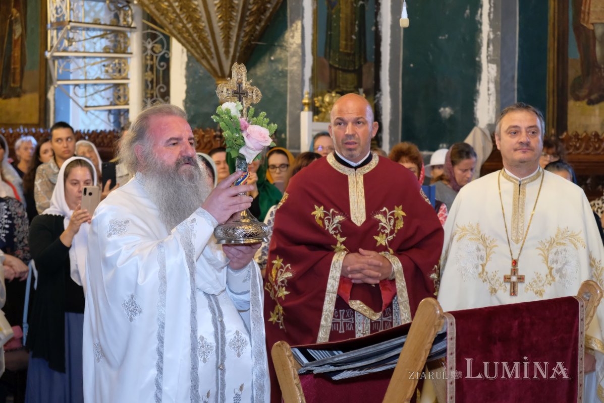 Zile de sărbătoare la Parohia „Sfântul Vasile cel Mare”-Victoria din București 308512