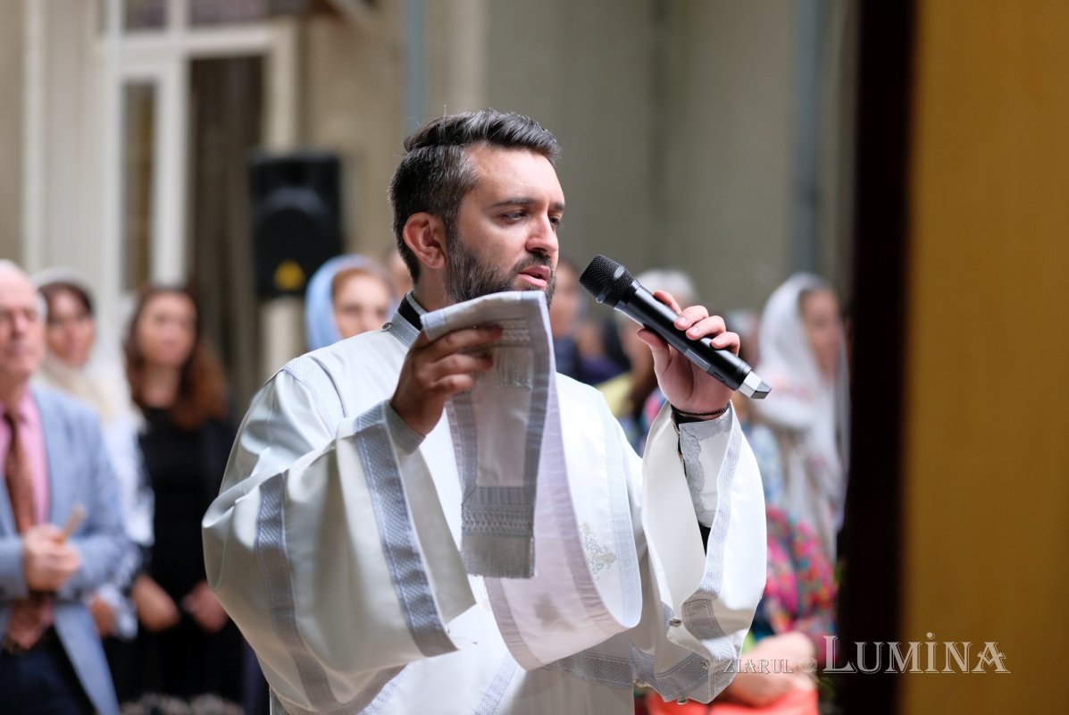 Zile de sărbătoare la Parohia „Sfântul Vasile cel Mare”-Victoria din București 308519