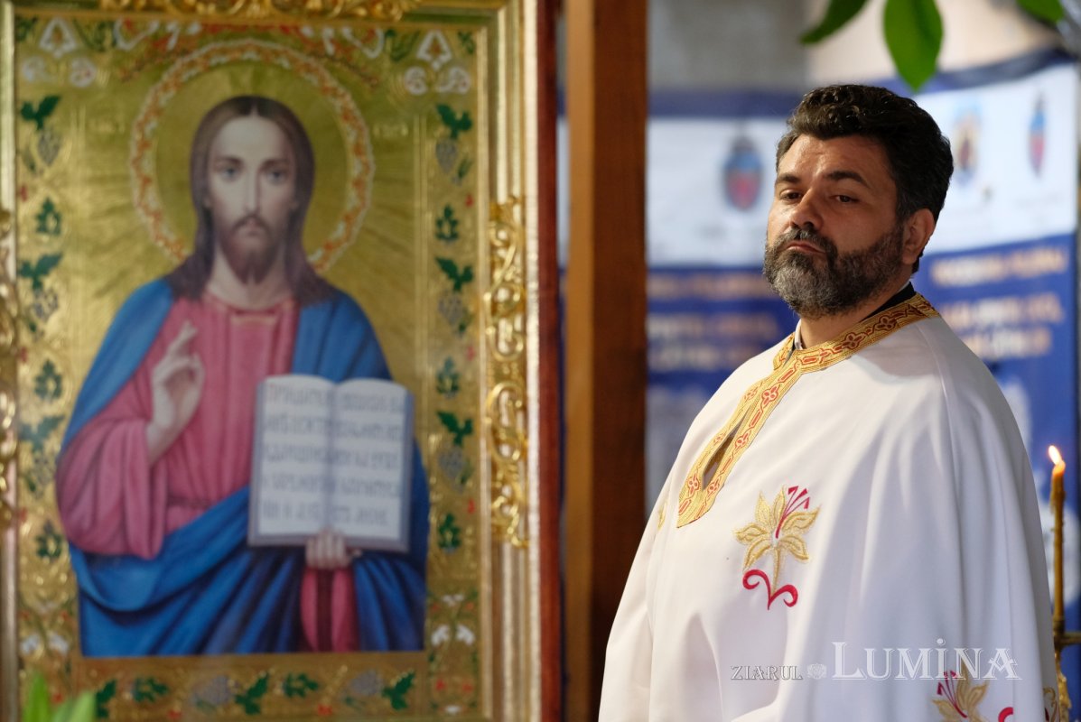 Zile de sărbătoare la Parohia „Sfântul Vasile cel Mare”-Victoria din București 308527