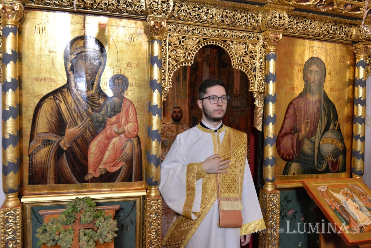 „Purtarea crucii este o suferință transformată în biruință spirituală” 308614