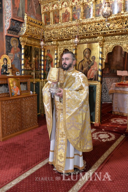 „Purtarea crucii este o suferință transformată în biruință spirituală” 308619