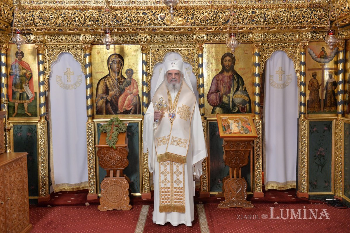 „Purtarea crucii este o suferință transformată în biruință spirituală” 308620