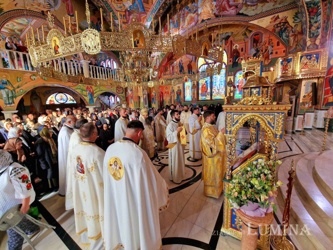 Slujire arhierească la mănăstirea teleormăneană Pantocrator 308745