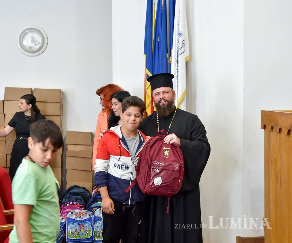 Ajutor pentru elevi nevoiași din partea Protoieriei Sector 3 Capitală 308847