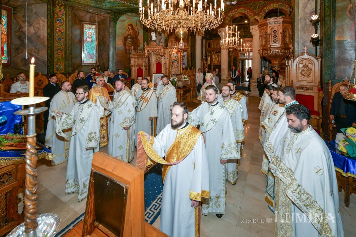 Un ostenitor de la TRINITAS TV a primit darul preoției 308852