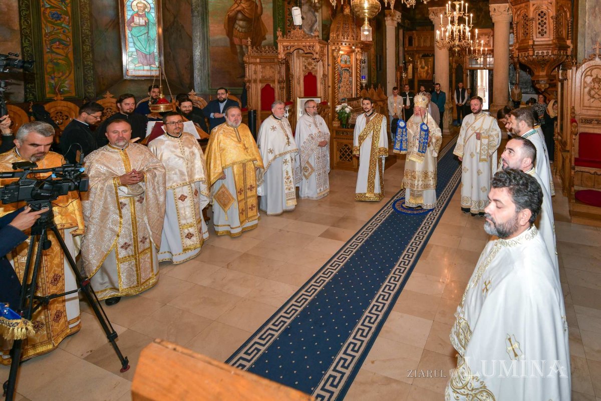 Un ostenitor de la TRINITAS TV a primit darul preoției 308855