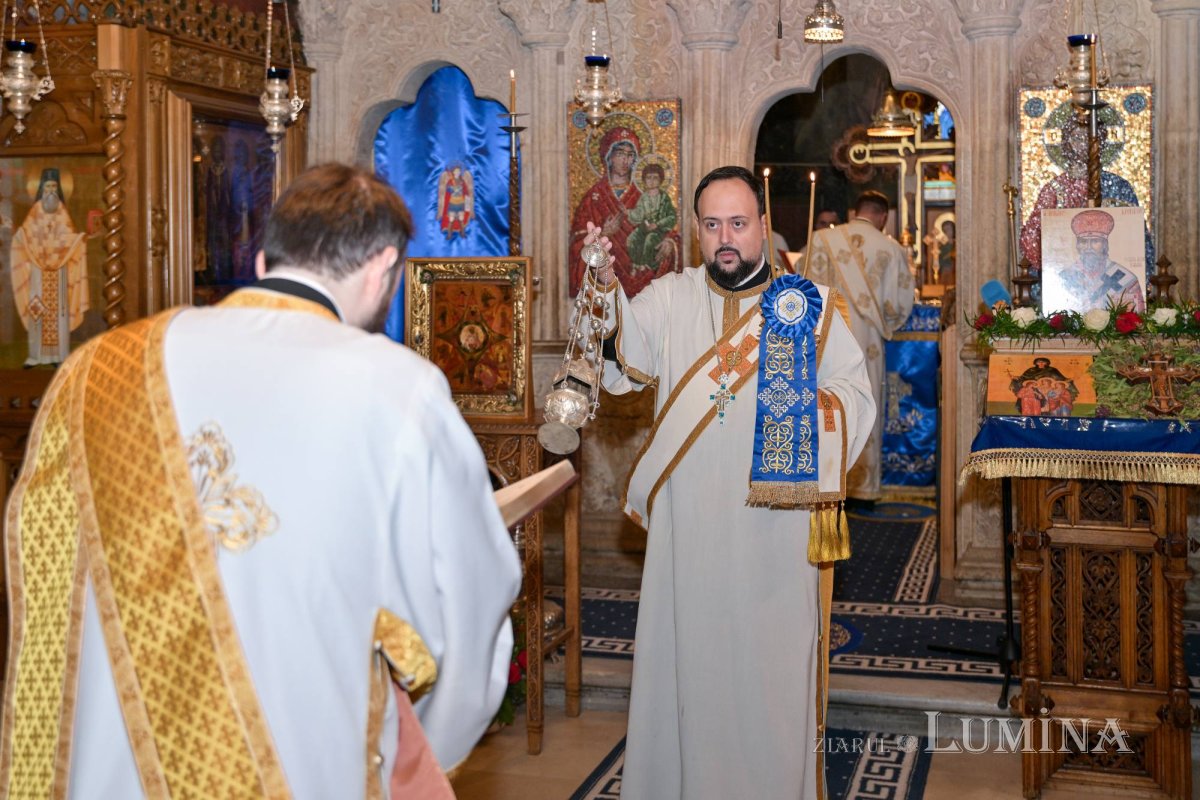 Un ostenitor de la TRINITAS TV a primit darul preoției 308861