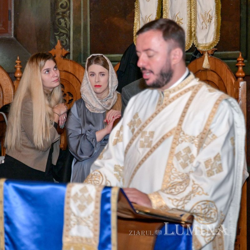 Un ostenitor de la TRINITAS TV a primit darul preoției 308863