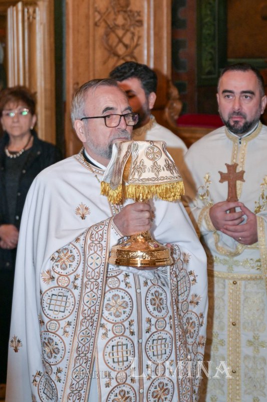 Un ostenitor de la TRINITAS TV a primit darul preoției 308870