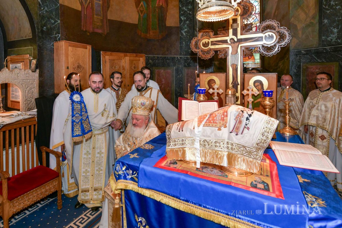 Un ostenitor de la TRINITAS TV a primit darul preoției 308877