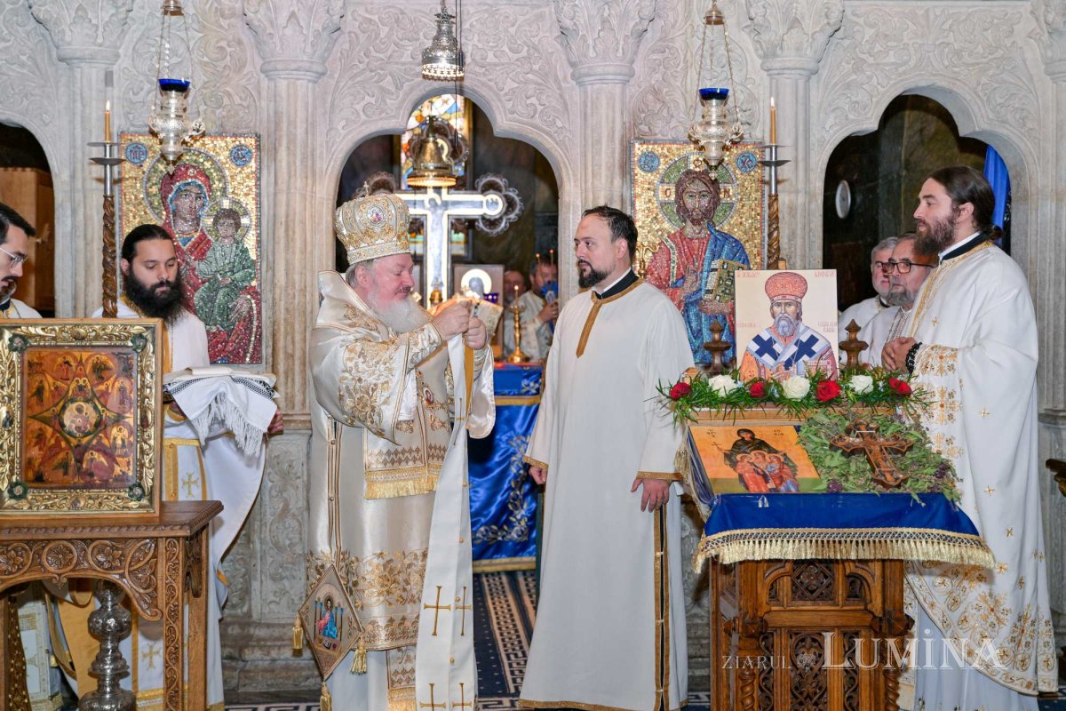 Un ostenitor de la TRINITAS TV a primit darul preoției 308881