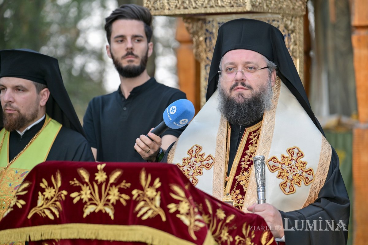 Moaştele Sfântului Mucenic Ciprian întâmpinate la Mănăstirea „Sfânta Treime” din Drăgăneşti Vlaşca 309266