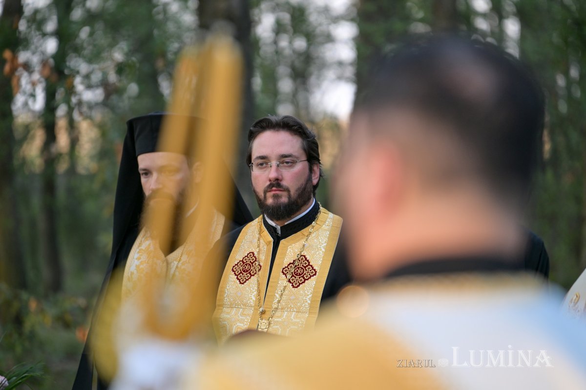 Moaştele Sfântului Mucenic Ciprian întâmpinate la Mănăstirea „Sfânta Treime” din Drăgăneşti Vlaşca 309274