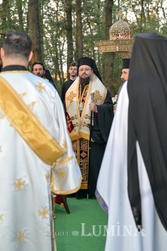 Moaştele Sfântului Mucenic Ciprian întâmpinate la Mănăstirea „Sfânta Treime” din Drăgăneşti Vlaşca 309276