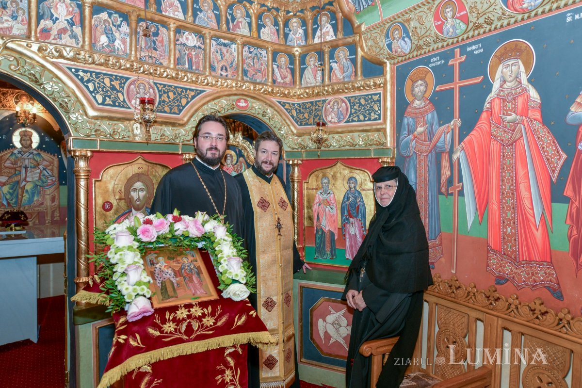 Moaştele Sfântului Mucenic Ciprian întâmpinate la Mănăstirea „Sfânta Treime” din Drăgăneşti Vlaşca 309285