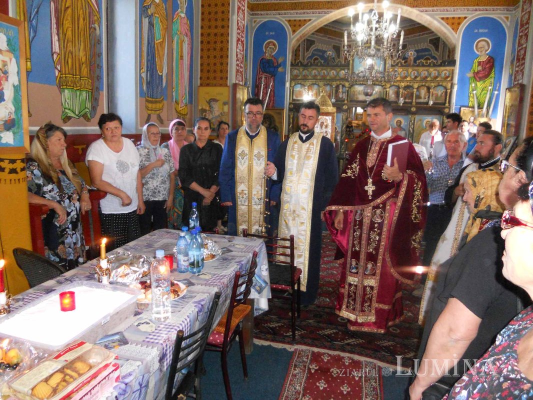 Biserica din Livedea, ca o inimă vindecată după junghiere 308419