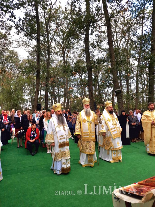 Sfințirea paraclisului Mănăstirii „Sfânta Treime” din Drăgănești‑Vlașca 309311