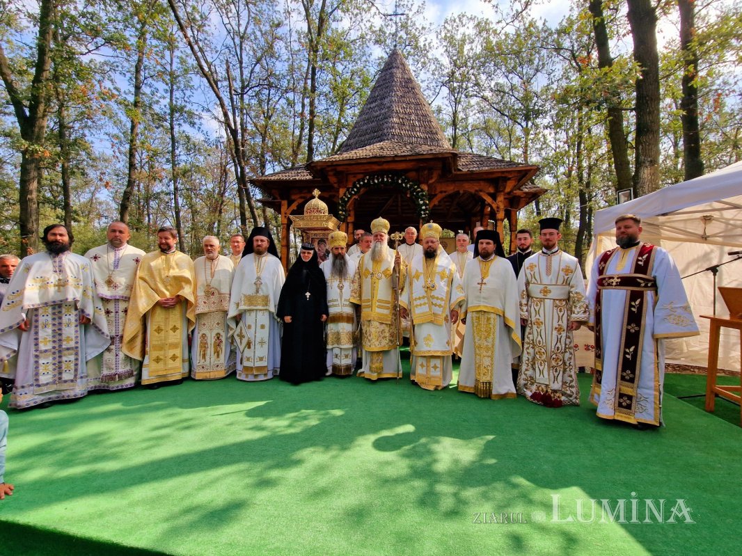 Sfințirea paraclisului Mănăstirii „Sfânta Treime” din Drăgănești‑Vlașca 309315