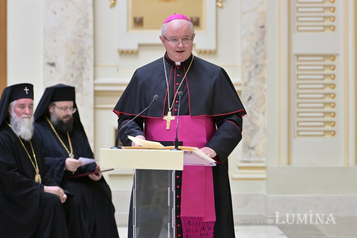 Moment festiv la aniversarea întronizării Patriarhului României 310003