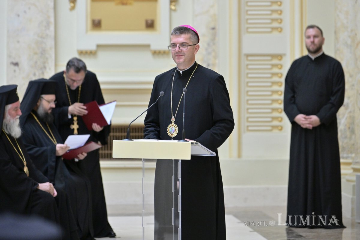 Moment festiv la aniversarea întronizării Patriarhului României 310004