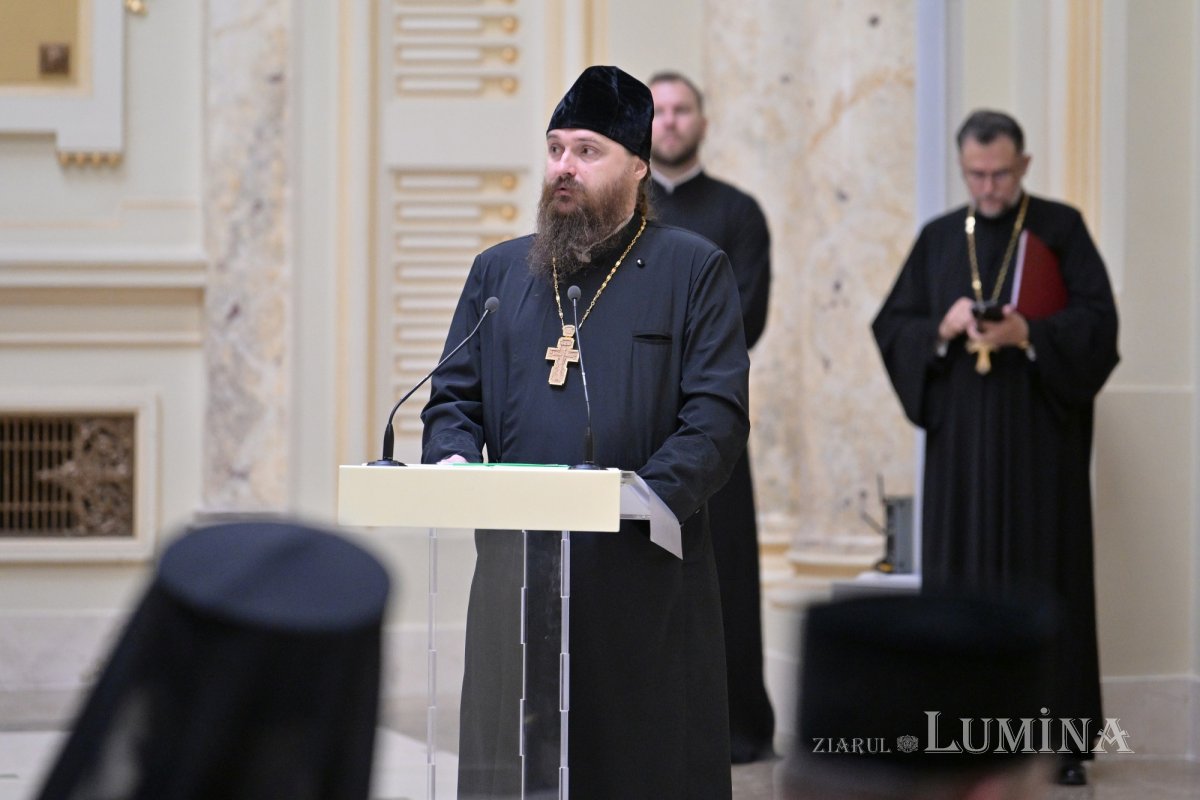Moment festiv la aniversarea întronizării Patriarhului României 310007